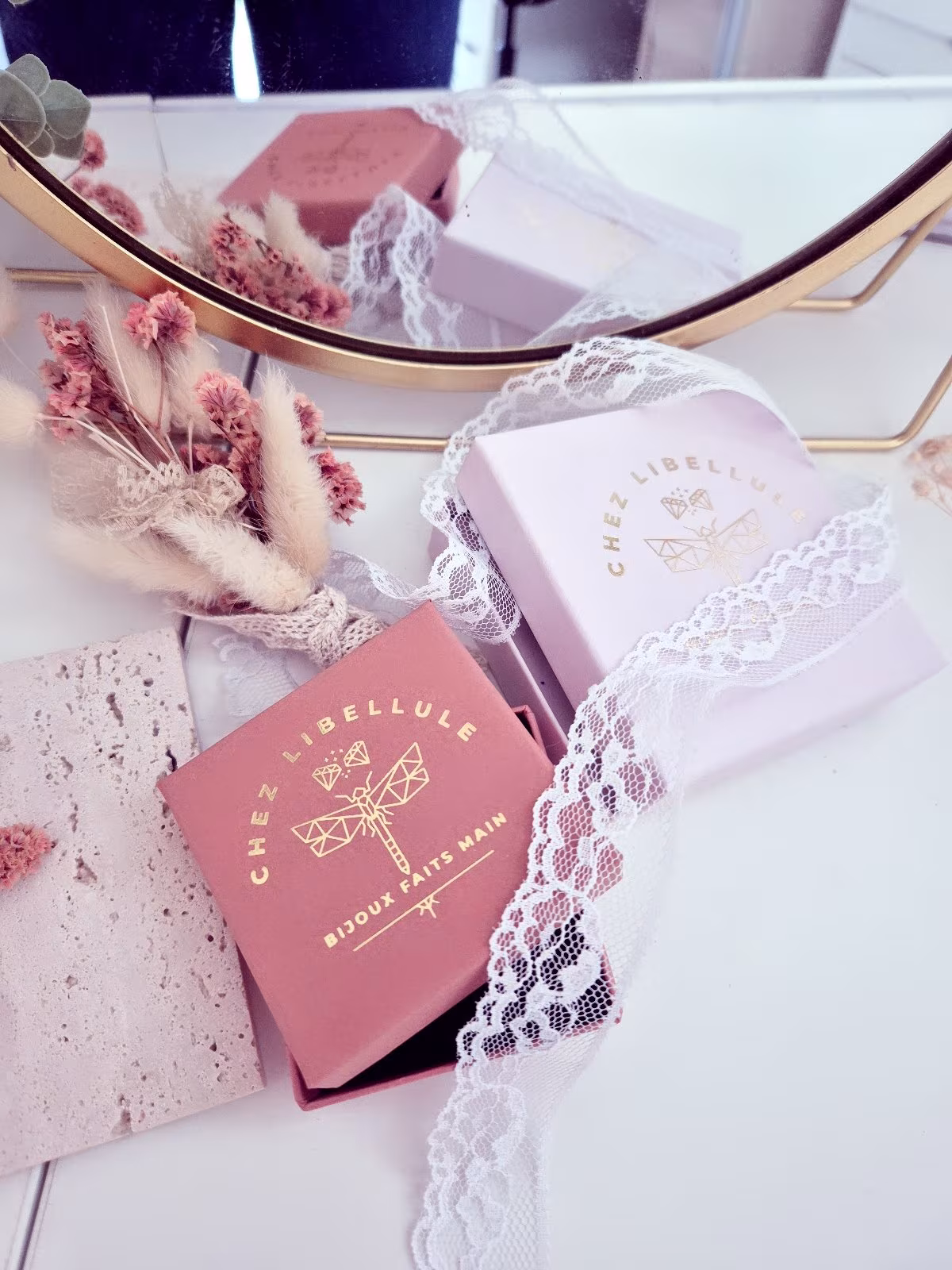 Box Mensuelle avec abonnement – Trésors du Mois (2 bijoux)